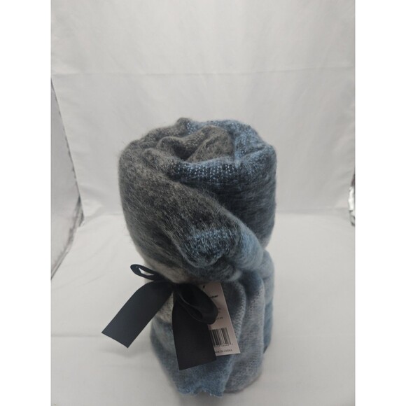 Plaid Igloos Womens Shawl (Blue/Gray/Black) - Picture 6 of 11